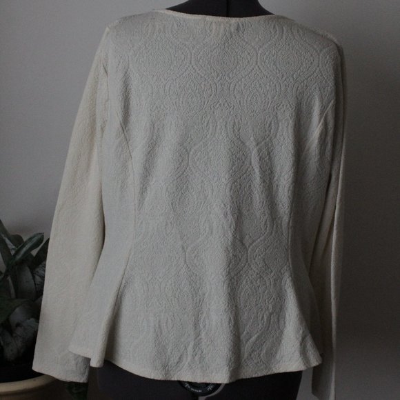 Forever 21+ ivory Embossed Peplum Knit Top 3x - Picture 4 of 5